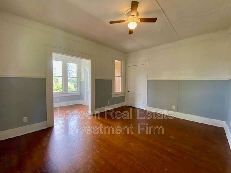310 1/2 Kings Hwy - Photo 5 of 31