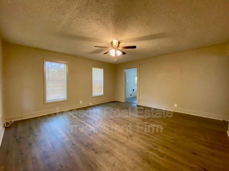 158 W 80th St - Photo 2 of 9