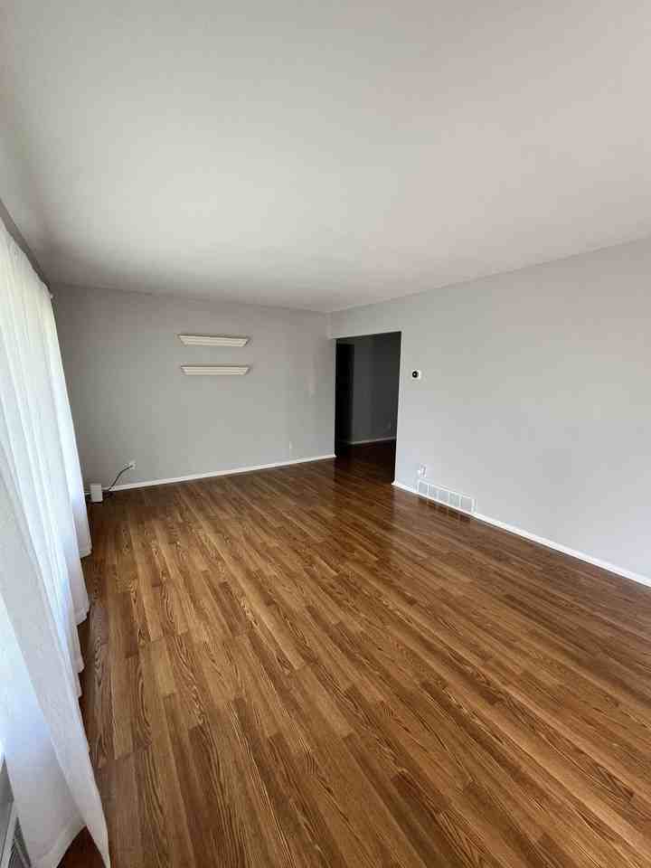 836 Bertsch Dr - Photo 5 of 37