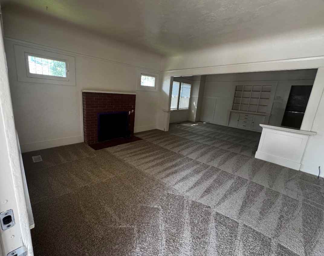 837 N Madison St - Photo 4 of 16