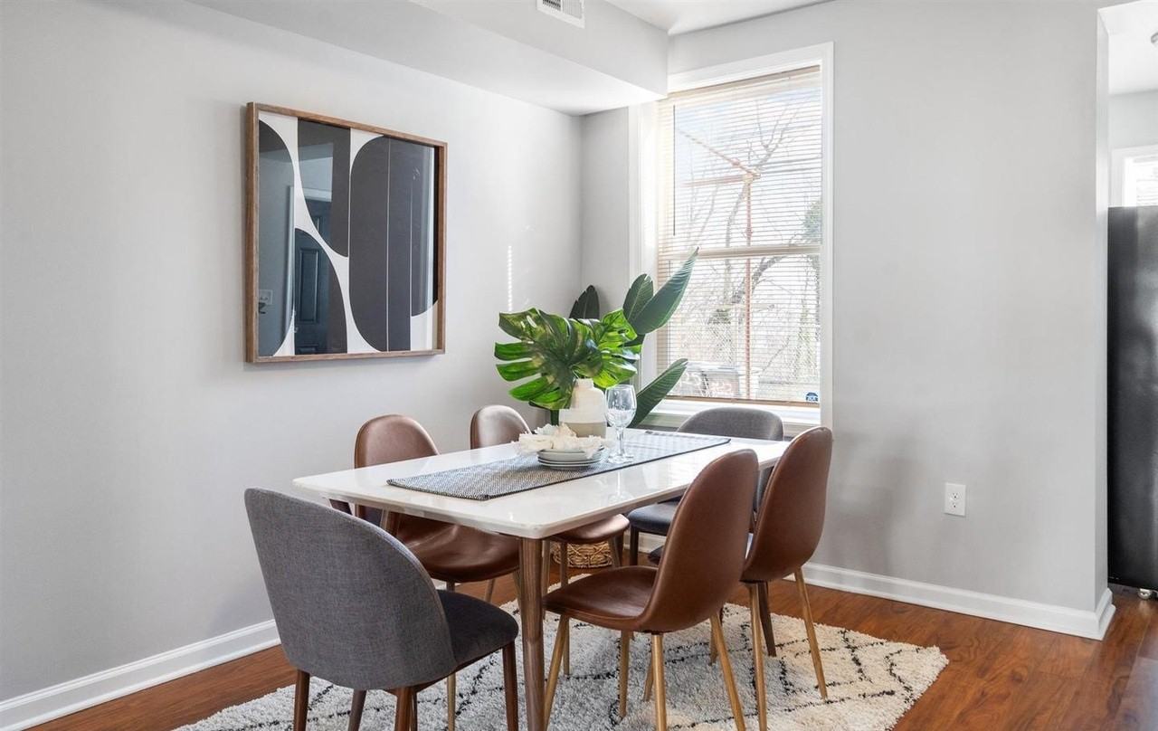 3423 Ravenwood Ave - Photo 3 of 7