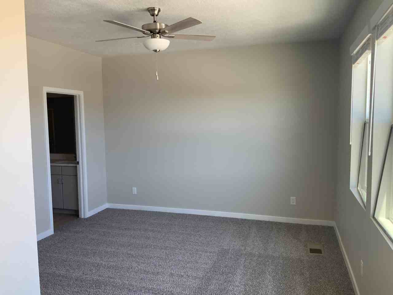 1386 Ashlynn Pl Ne - Photo 7 of 19