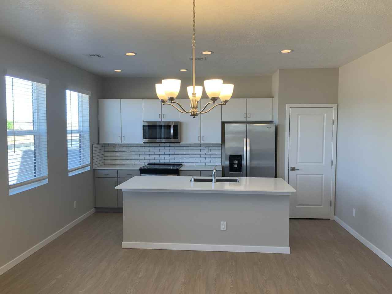 1386 Ashlynn Pl Ne - Photo 2 of 19