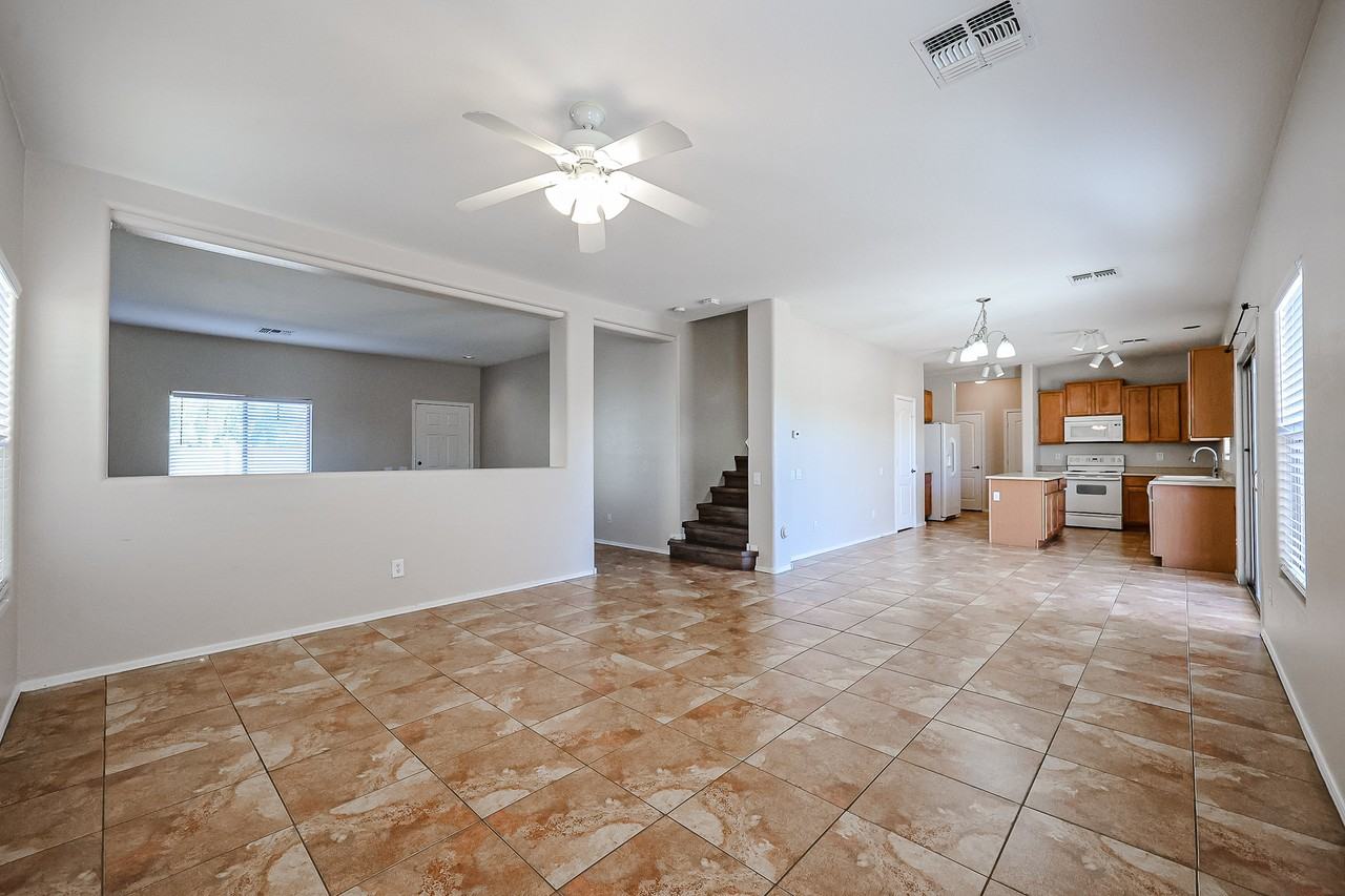 910 S 118th Ln - Photo 7 of 32