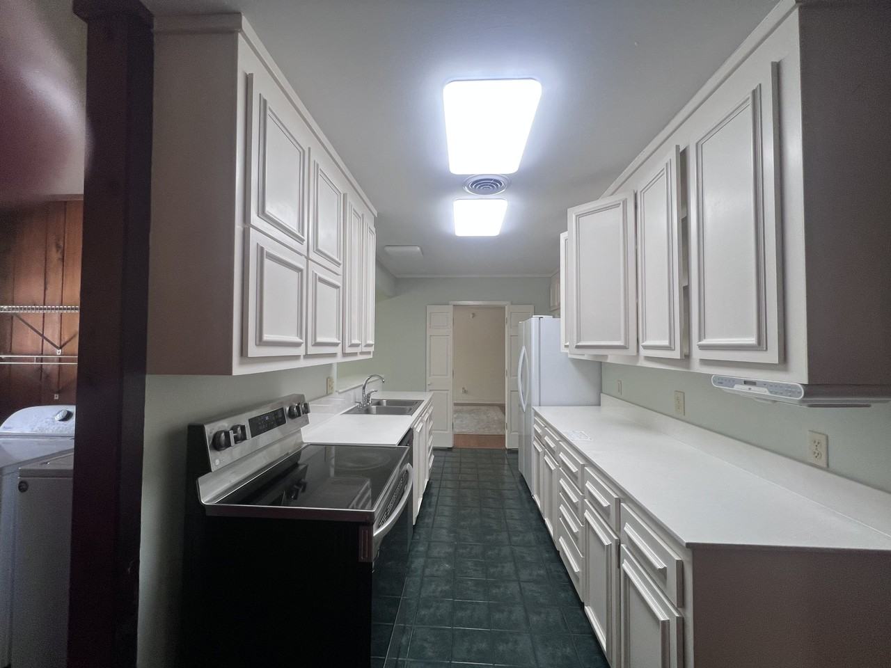 122 East Edgewater Drive - Photo 4 of 29