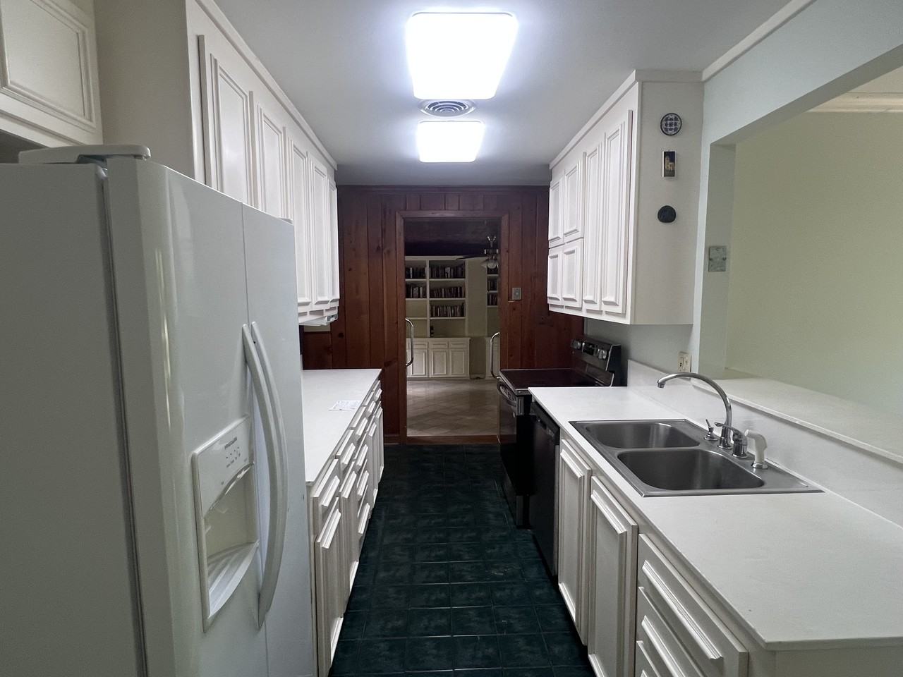 122 East Edgewater Drive - Photo 7 of 29