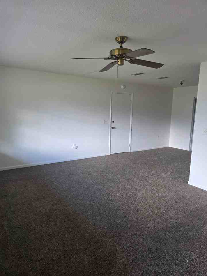 10640 Se 51st Ct - Photo 2 of 8