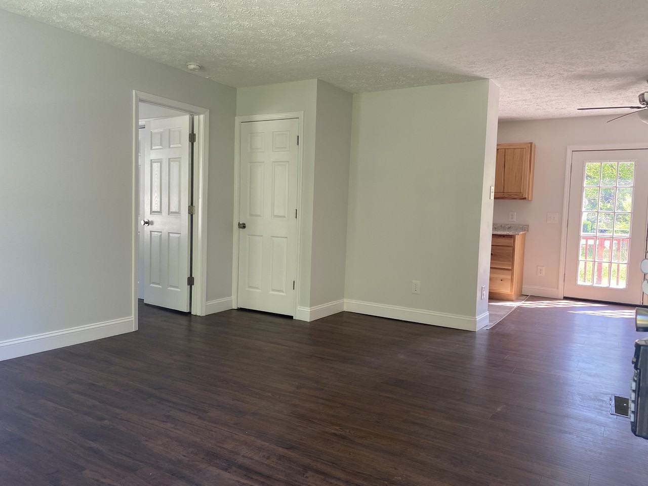 28 Iris St - Photo 2 of 18