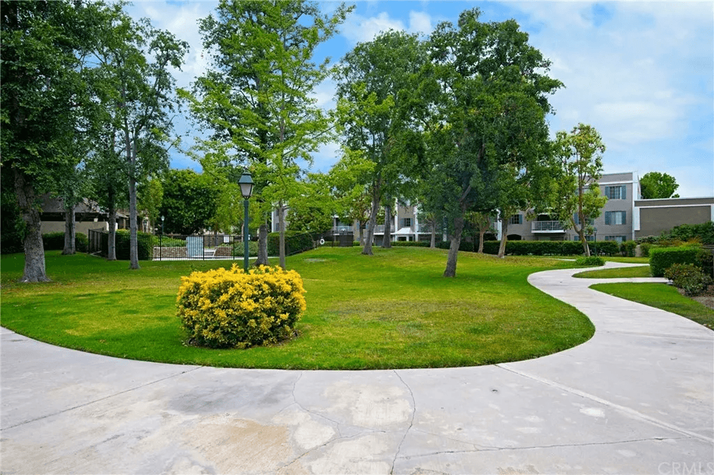 3661 S Bear St - Photo 2 of 16