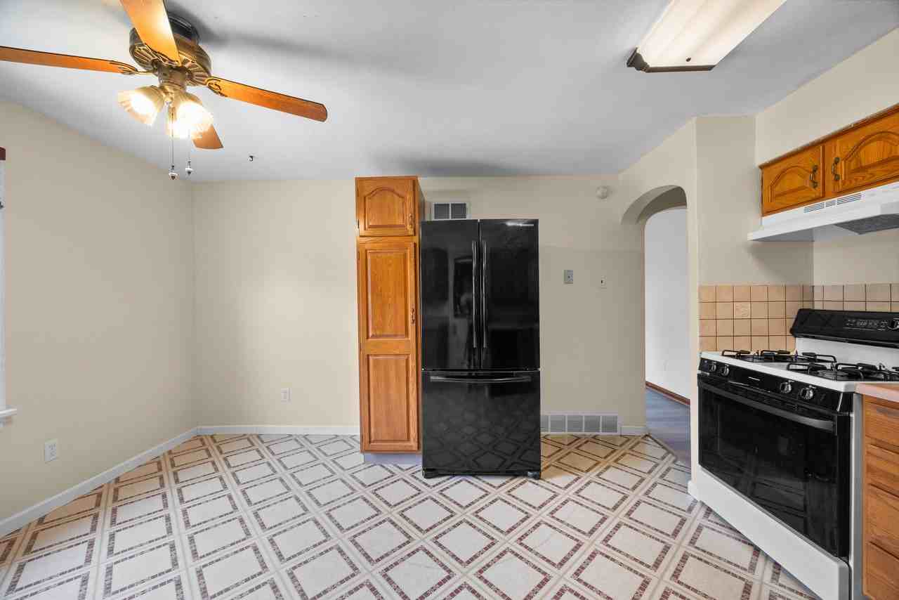 9537 Chester Ave #NA - Photo 2 of 17