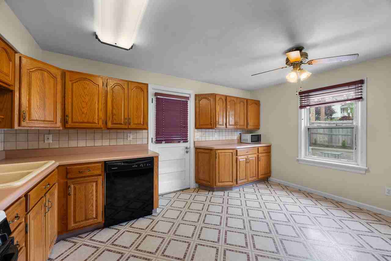 9537 Chester Ave #NA - Photo 3 of 17