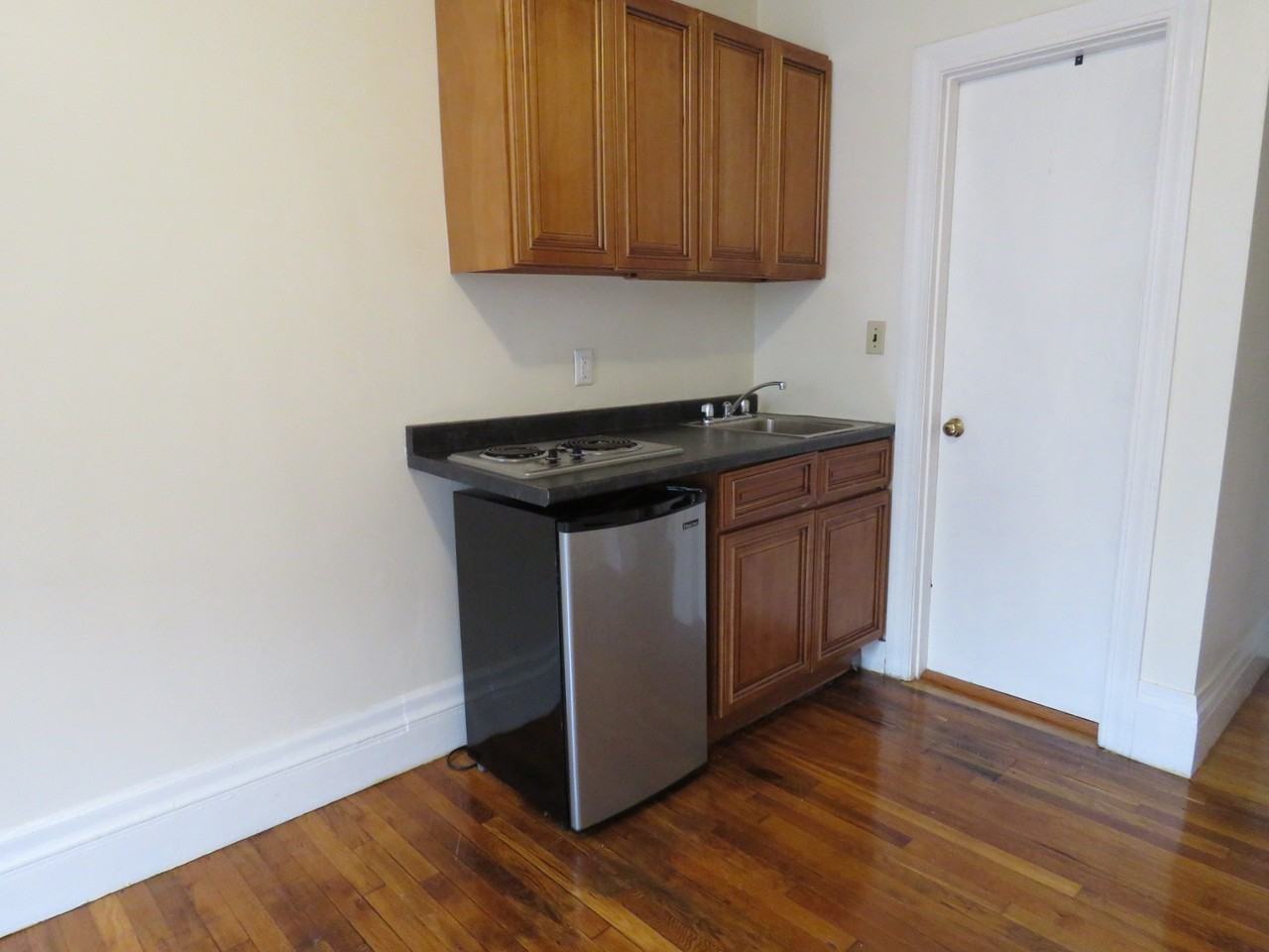 505 Beacon St #15 - Photo 3 of 5