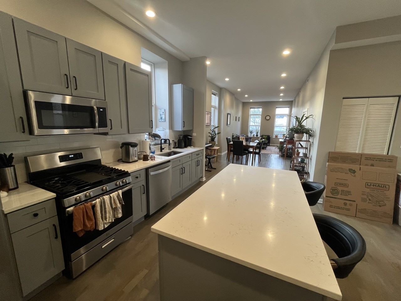 1363 W Chicago Ave #2 - Photo 3 of 25