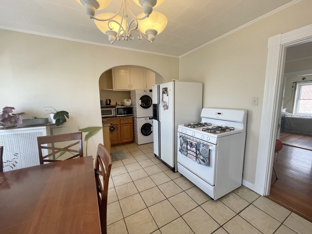 94 Saint Andrew Rd #3 - Photo 3 of 21