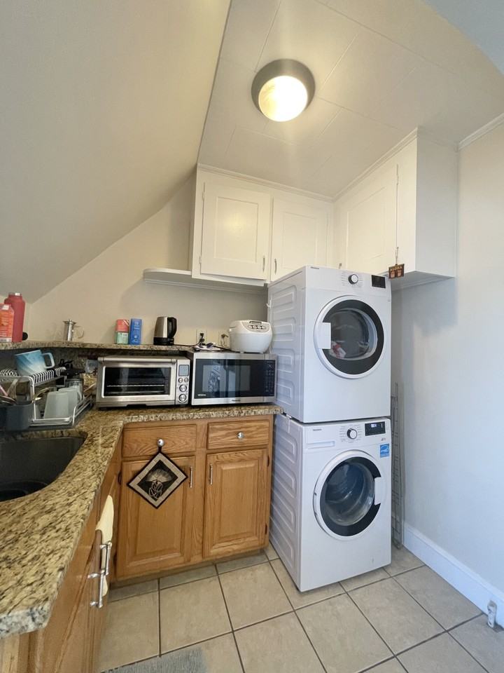 94 Saint Andrew Rd #3 - Photo 4 of 21