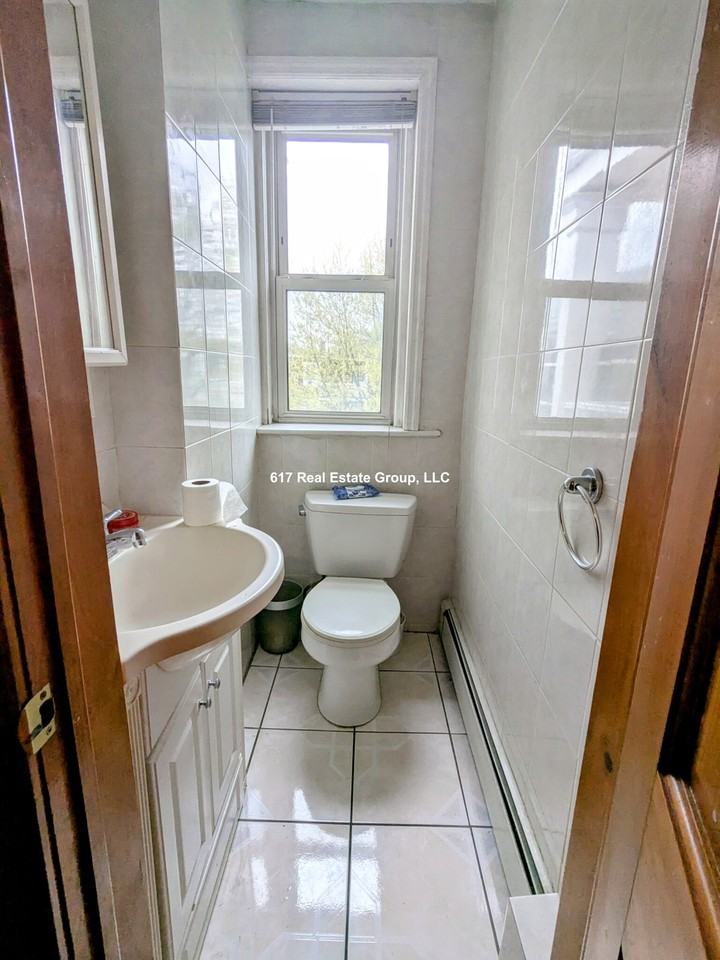 6 Litchfield St #3 - Photo 7 of 8