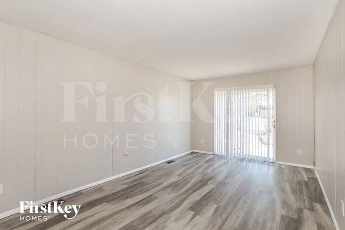 11849 Hamden Dr - Photo 3 of 16