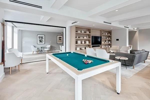 Wall St #2015 - Photo 7 of 20