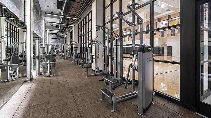 W 57th St #720 - Photo 5 of 20