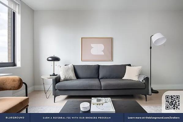 E 95th St #27D - Photo 4 of 20