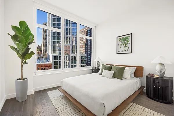 3rd Ave #14D - Photo 5 of 20