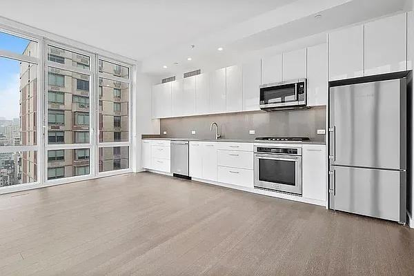 W 33rd St #35B - Photo 3 of 20