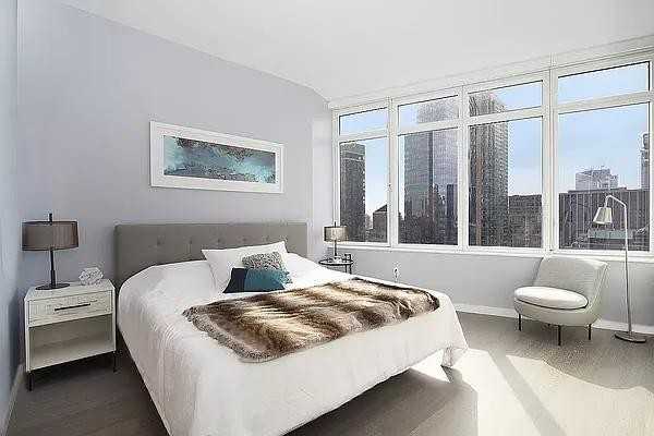 W 33rd St #35B - Photo 4 of 20