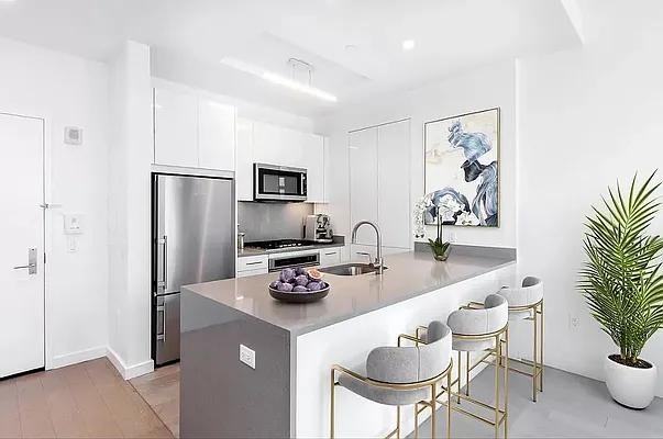 W 33rd St #10D - Photo 2 of 20