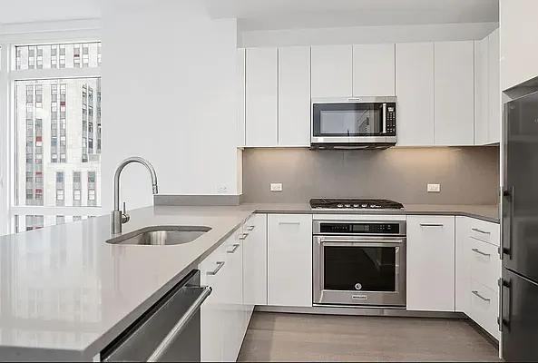 W 33rd St #34D - Photo 2 of 20