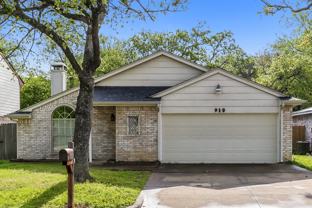 910 Blue Jay Dr - Photo 1 of 1