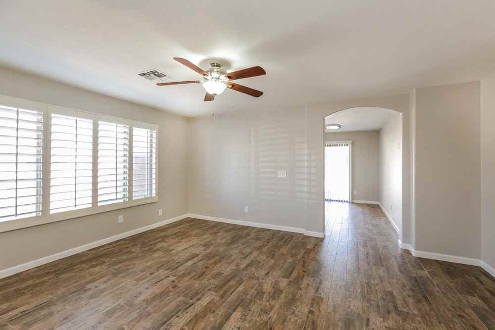 10898 W Alvarado Rd - Photo 4 of 16