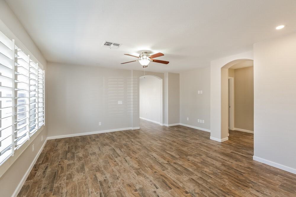 10898 W Alvarado Rd - Photo 5 of 16