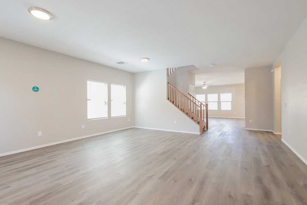 21160 E Munoz St - Photo 4 of 17