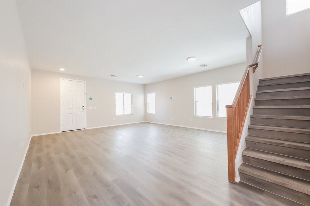 21160 E Munoz St - Photo 5 of 17