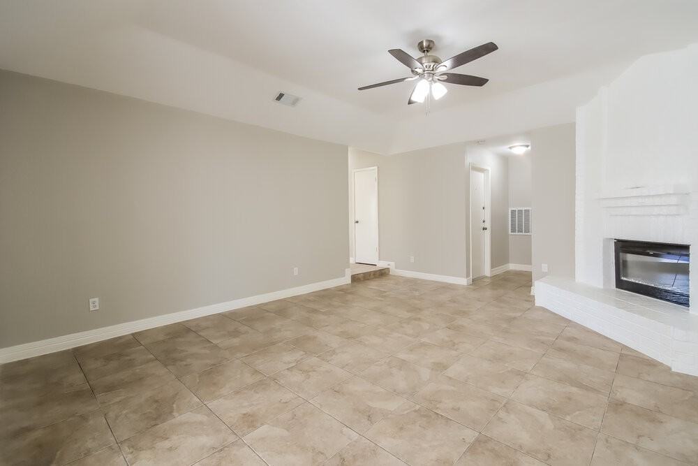 1235 Park Ln - Photo 5 of 16