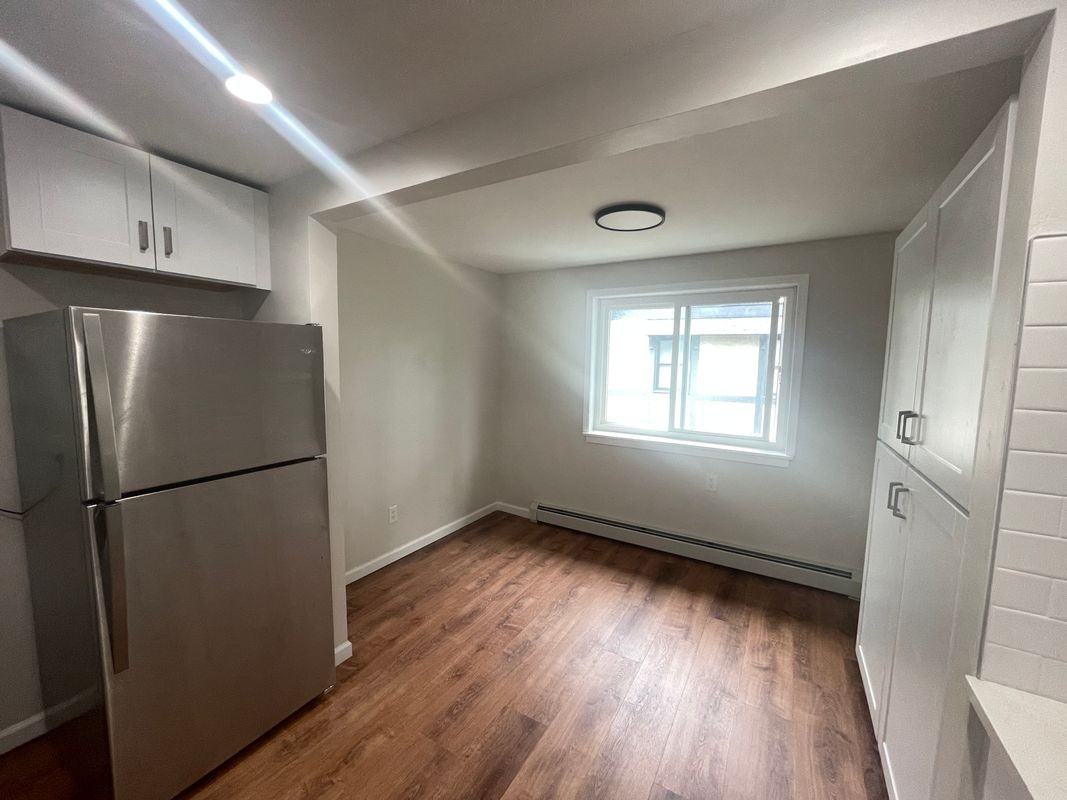 1354 Amherst St ##2 - Photo 5 of 14