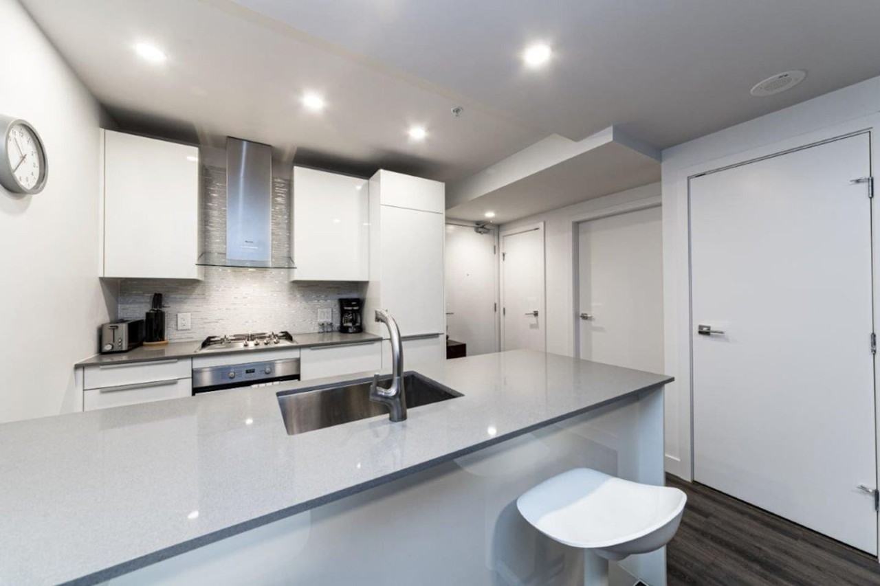 1283 Howe St #1222946P - Photo 2 of 14