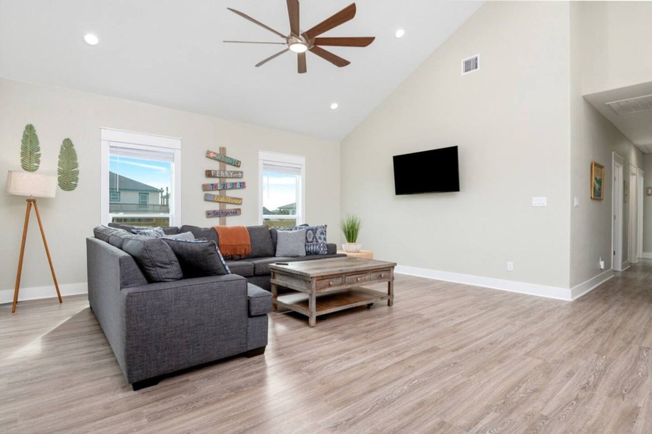 951 Gulf Shores Drive - Photo 3 of 100