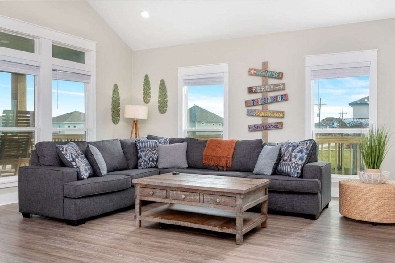 951 Gulf Shores Drive - Photo 2 of 100