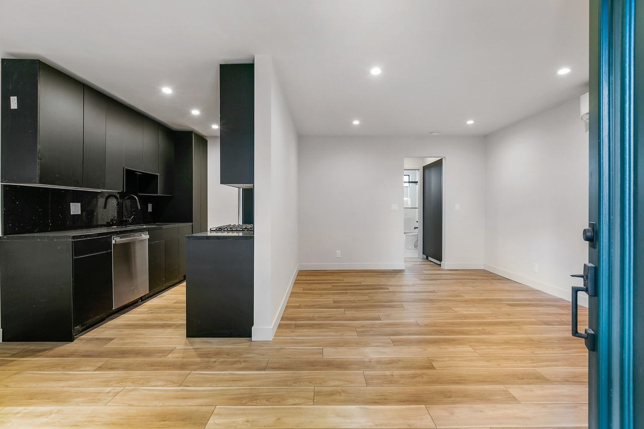 1917 Montrose Street #15 - Photo 5 of 11