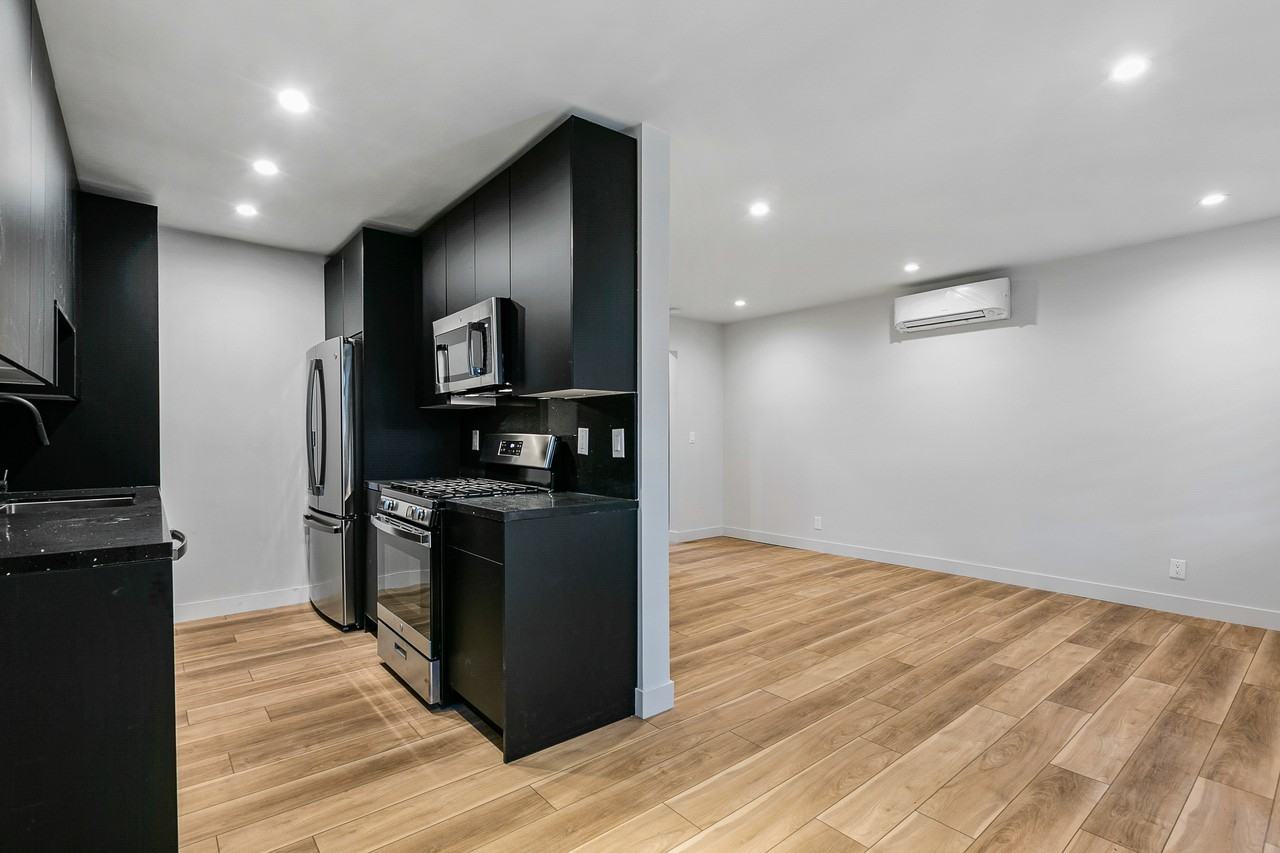 1917 Montrose Street #15 - Photo 3 of 11