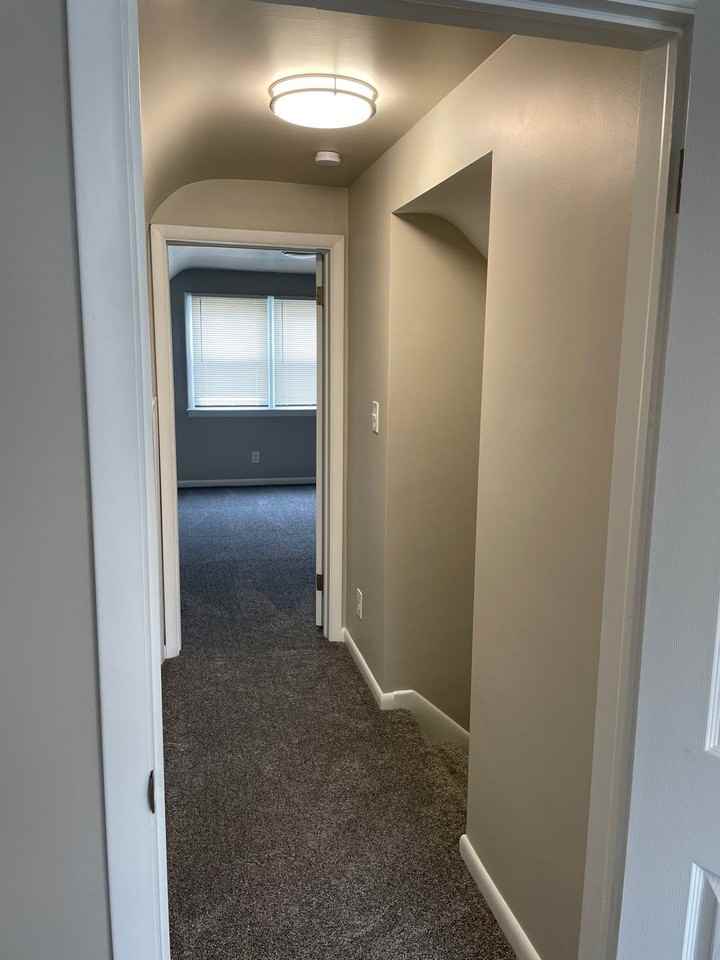 912 Davis Ave - Photo 3 of 50