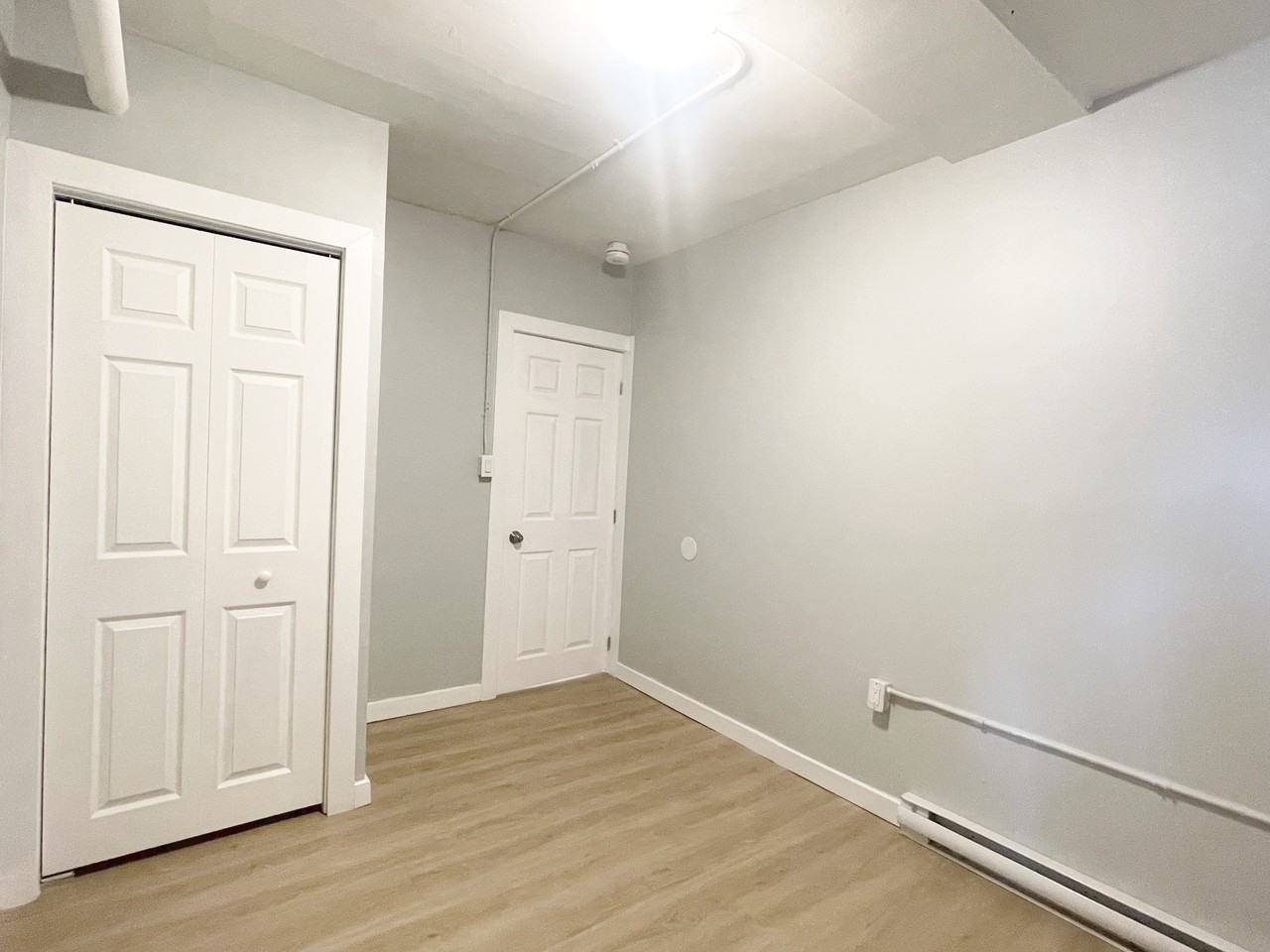 1543 Barton Street East #1 - Photo 5 of 11