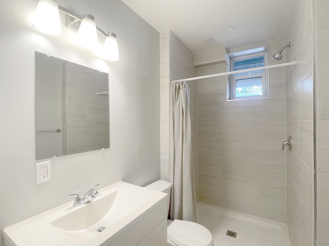 1543 Barton Street East #1 - Photo 4 of 11