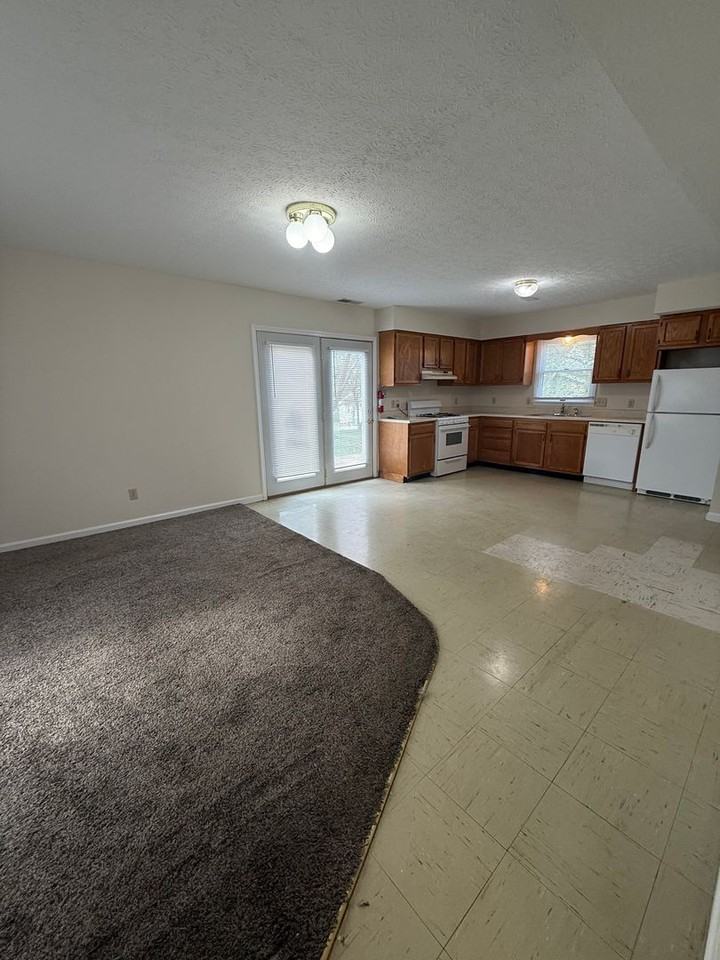 1110 S Park Ave - Photo 4 of 21