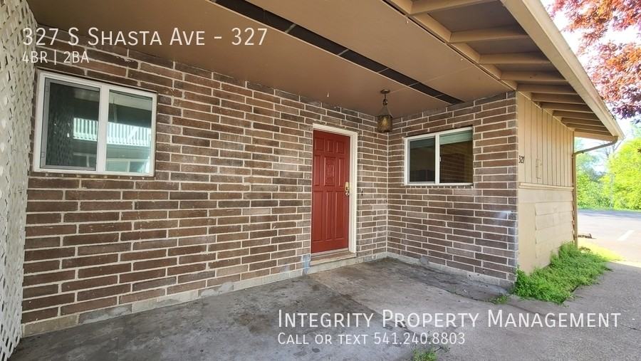 327 S Shasta Ave #327 - Photo 2 of 11