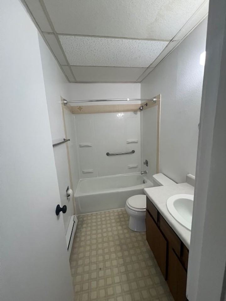 201 E Washington Ave - Photo 3 of 9