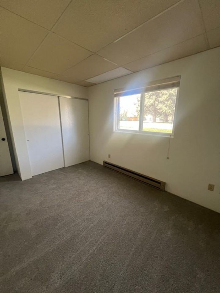 201 E Washington Ave - Photo 4 of 9