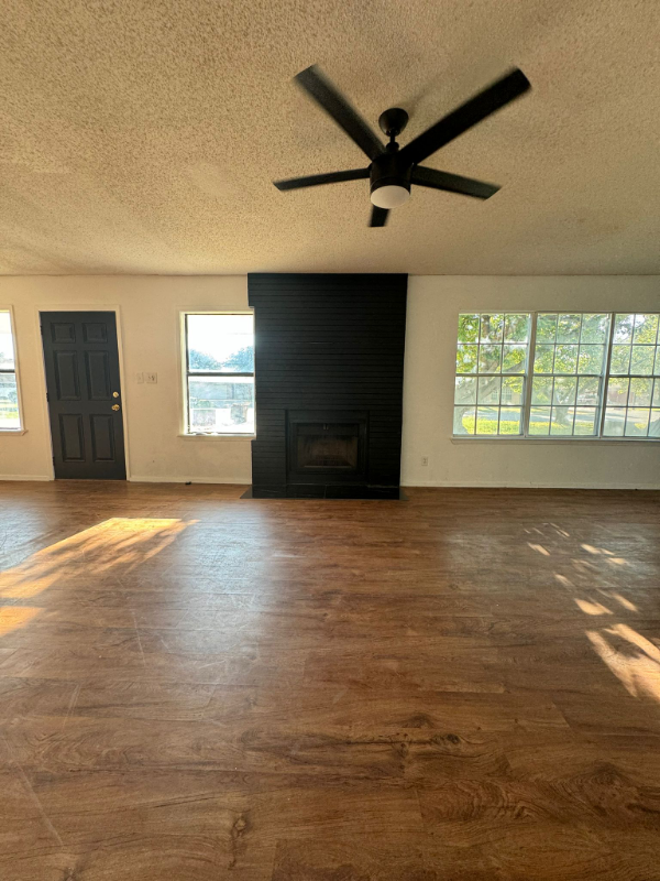 1026 Almond Cir - Photo 4 of 8