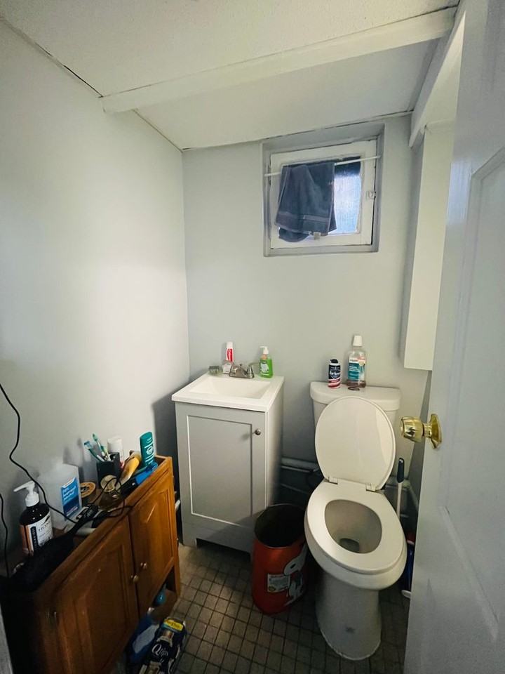 318 State St - Photo 2 of 8